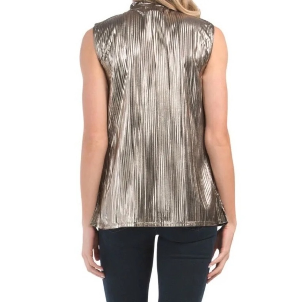 Andrea Javine Luxe Metallic Accordeon Fabric Mock Neck Sleeveless Blouse Tank - Picture 2 of 15